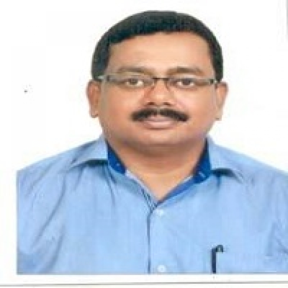 Dr. Ezhil Vannan S